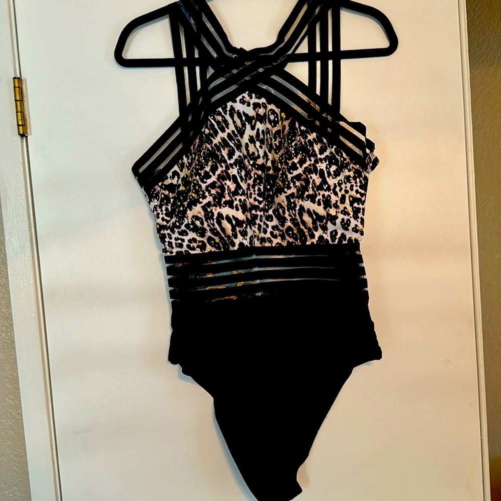 NWT 1X CBrand Swimsuit Cute!